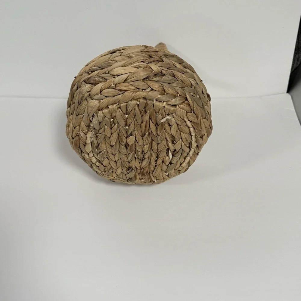 Queen West Trading Co. Basket New With Tags 100% Water Hyacinth Bunny Rabbit